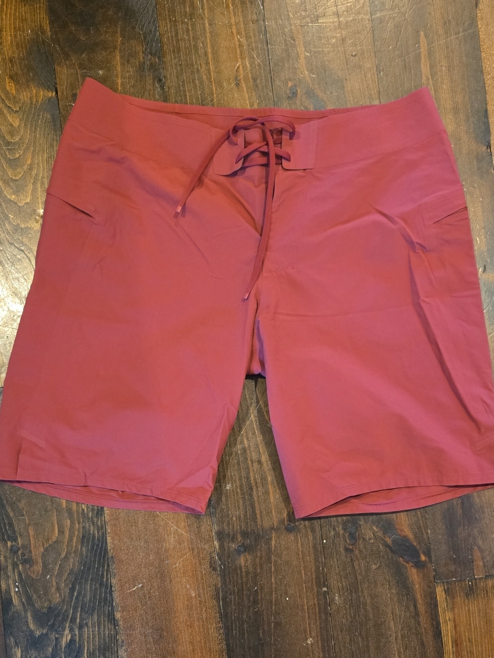 Lululemon Board Shorts Sz 32 NWOT with Drawstring Waist